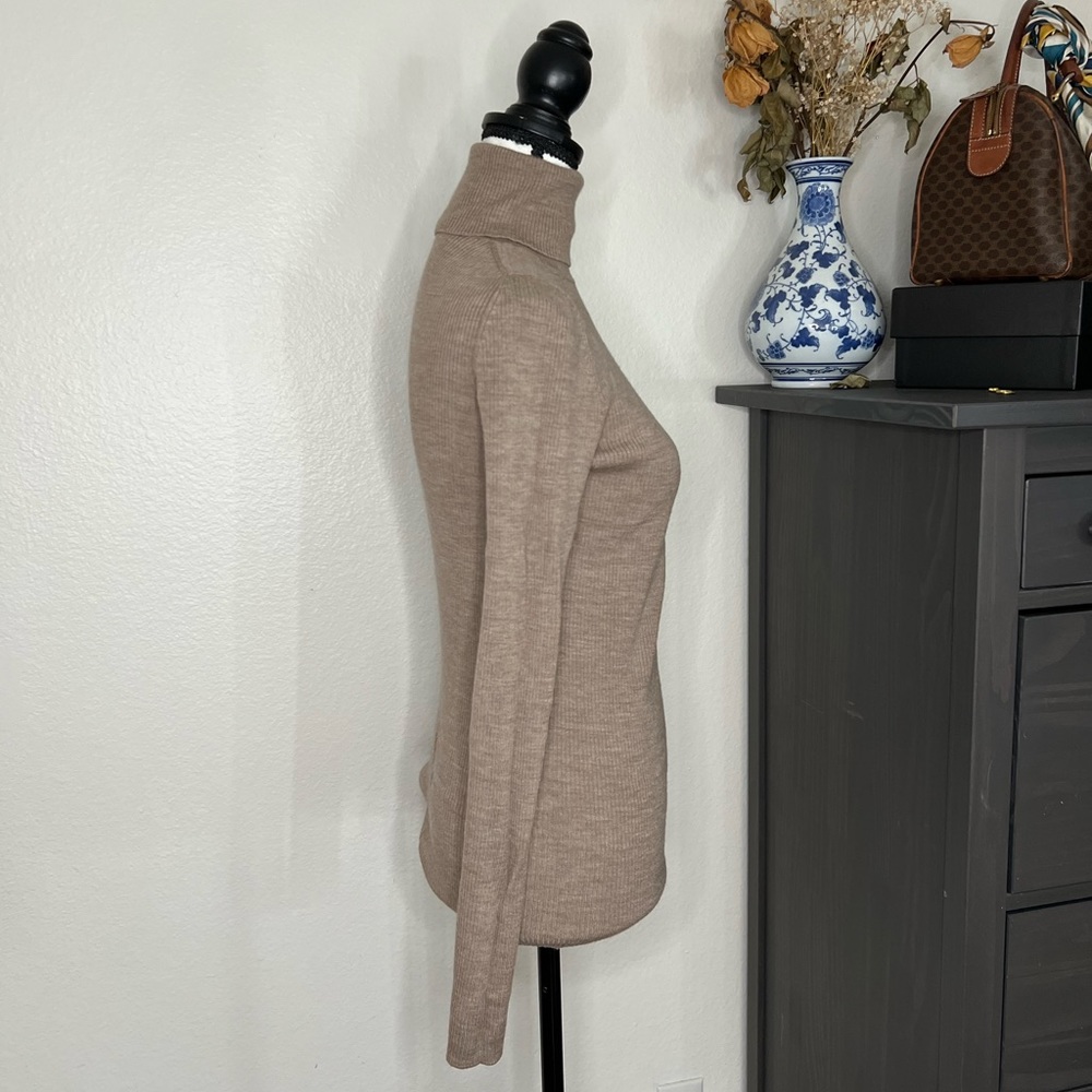 Uniqlo Wool Long Sleeve Ribbed Turtle Neck - Picture 2 of 7